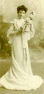 Image of Maud Powell circa 1904